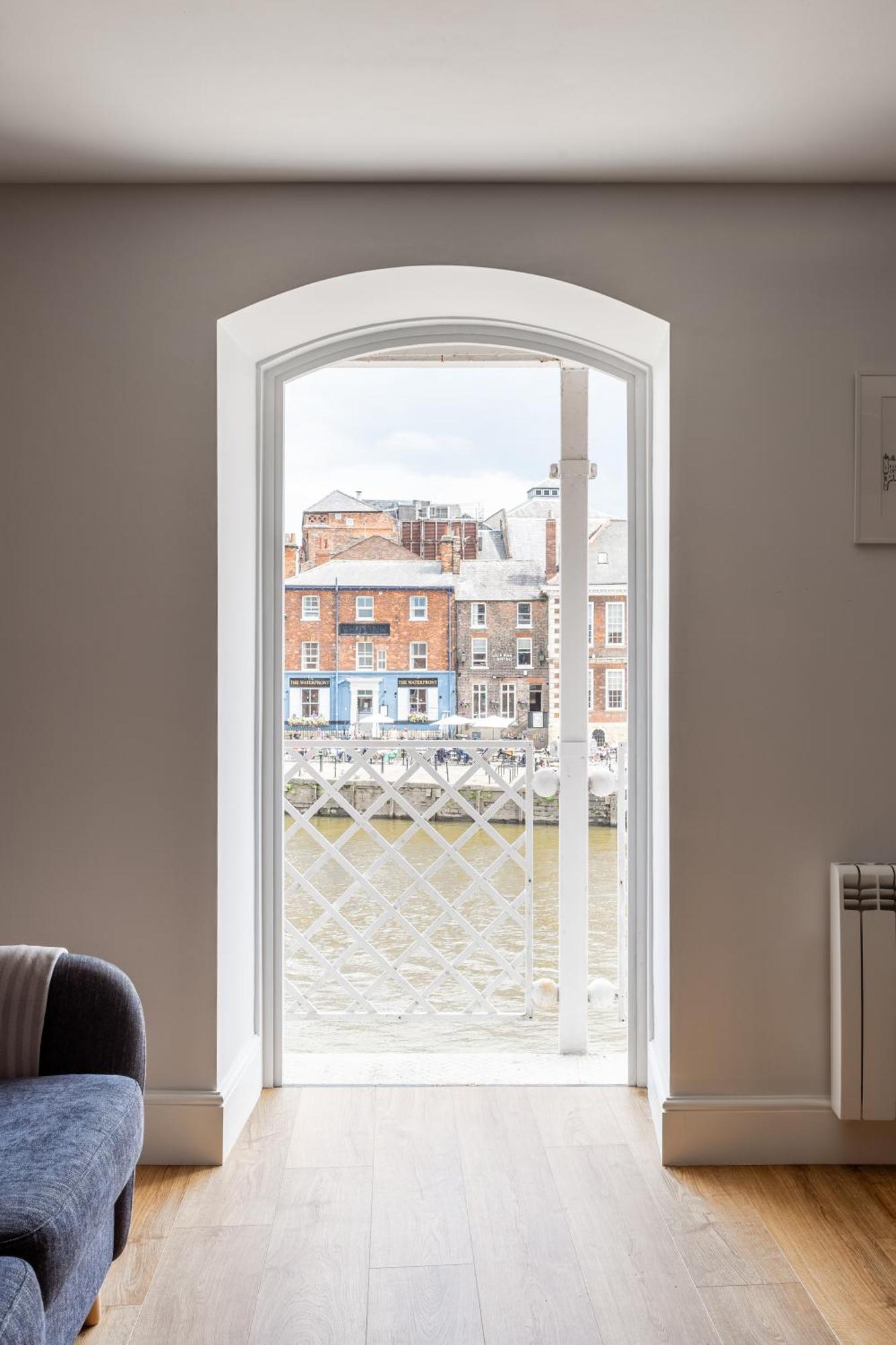 Luxury Apartment Woodsmill View - On The River - With Balcony - Recently Refurbished York Exteriör bild